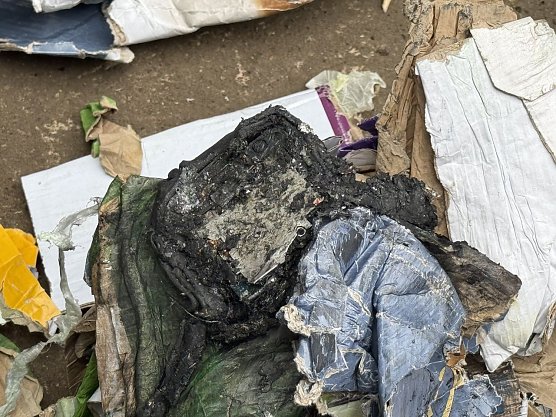 Feuerwehreinsatz an einer Papierpresse (Foto: S. Dietzel) Feuerwehreinsatz an einer Papierpresse (Foto: S. Dietzel)