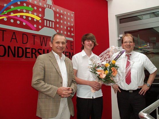 Ausbildungsvertrag (Foto: Stadtwerke Sondershausen)