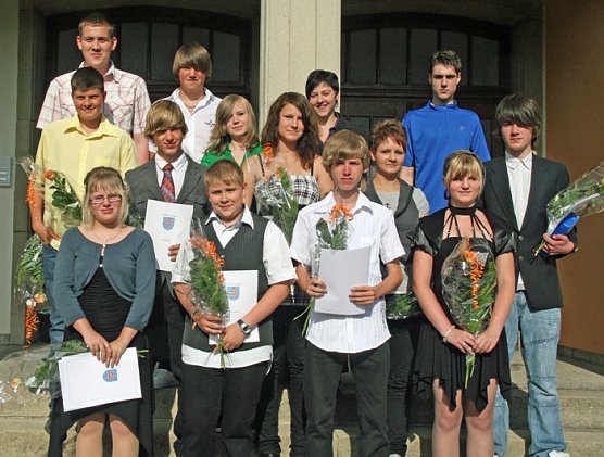 Zeugnisübergabe Ebeleben (Foto: A. Schein Ebeleben) Zeugnisübergabe Ebeleben (Foto: A. Schein Ebeleben)