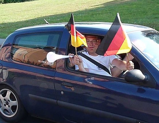 Wieder Autokorso (Foto: Karl-Heinz Herrmann)