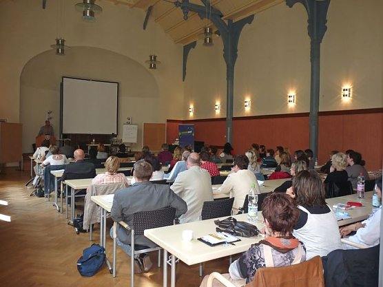 Krieg der Eltern (Foto: Karl-Heinz Herrmann) Krieg der Eltern (Foto: Karl-Heinz Herrmann)