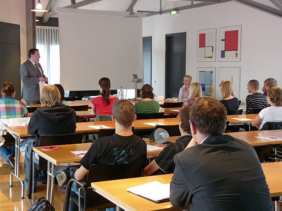 Start Börsenspiel (Foto: Karl-Heinz Herrmann) Start Börsenspiel (Foto: Karl-Heinz Herrmann)