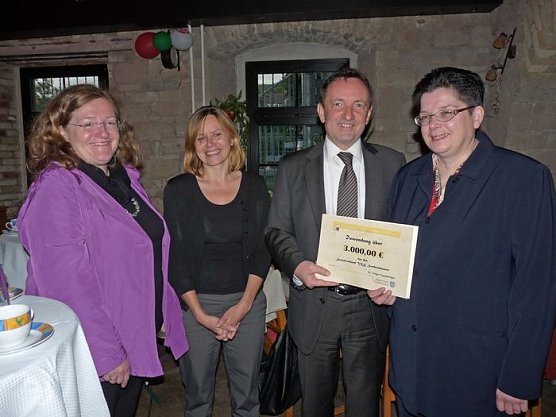 Übergabe Lottomittel (Foto: Karl-Heinz Herrmann) Übergabe Lottomittel (Foto: Karl-Heinz Herrmann)