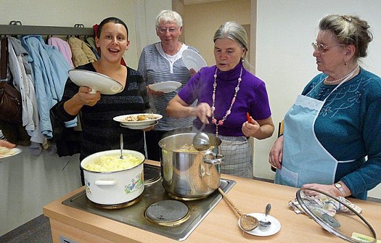 VIPs an den Herd (Foto: Thomas H. Weinrich)