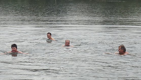 Abbaden der Wasserwacht (Foto: Karl-Heinz Herrmann)