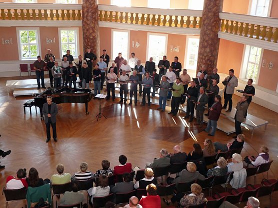 Weihnachtsworkshop (Foto: Karl-Heinz Herrmann) Weihnachtsworkshop (Foto: Karl-Heinz Herrmann)