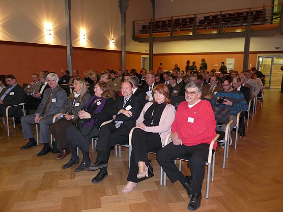 Wirtschftsforum eröffnet (Foto: Karl-Heinz Herrmann) Wirtschftsforum eröffnet (Foto: Karl-Heinz Herrmann)