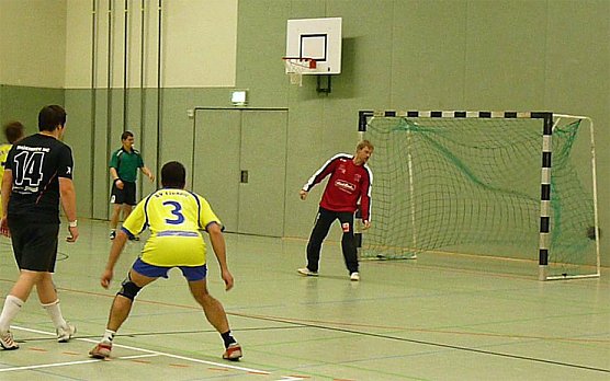 Einheit gegen THC 2 (Foto: Karl-Heinz Herrmann) Einheit gegen THC 2 (Foto: Karl-Heinz Herrmann)