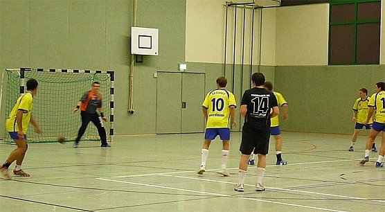 Einheit gegen THC 2 (Foto: Karl-Heinz Herrmann) Einheit gegen THC 2 (Foto: Karl-Heinz Herrmann)