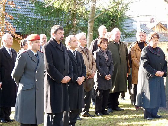 Feierliche Kranzniederlegung (Foto: Karl-Heinz Herrmann)