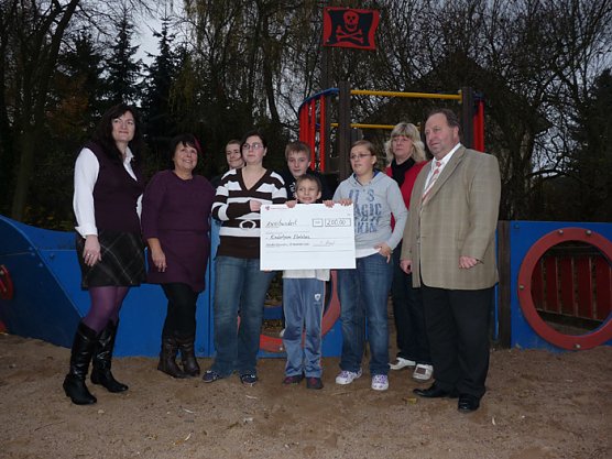 Spende anKinderheim Ebeleben (Foto: Karl-Heinz Herrmann)
