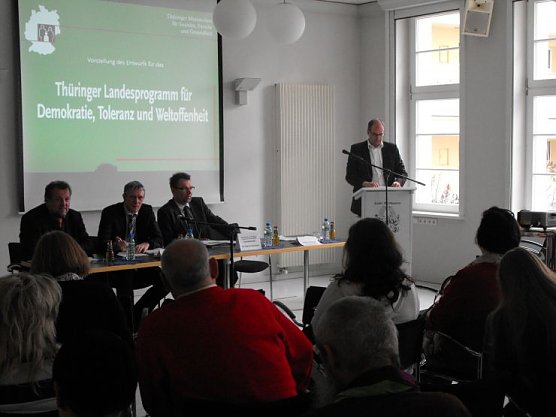 Vorstellung des Entwurfes zum neuem Landesprogramm gegen Rechtsextremismus (Foto: Angelo Glashagel) Vorstellung des Entwurfes zum neuem Landesprogramm gegen Rechtsextremismus (Foto: Angelo Glashagel)