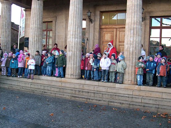 Weihnachtssingen der Kinder (Foto: Karl-Heinz Herrmann) Weihnachtssingen der Kinder (Foto: Karl-Heinz Herrmann)