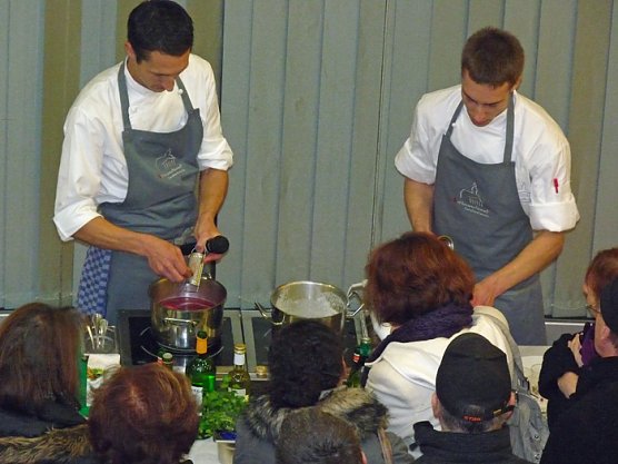 Sternekoch in den Topf geschaut (Foto: Karl-Heinz Herrmann)