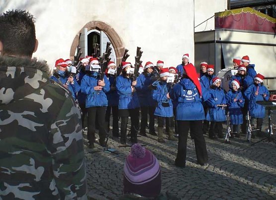 Nikolausmarkt in Artern (Foto: Klaus Henze) Nikolausmarkt in Artern (Foto: Klaus Henze)