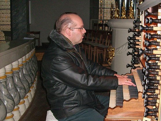 Amtsrichter Christian Kropp an der Orgel (Foto: Karl-Heinz Herrmann) Amtsrichter Christian Kropp an der Orgel (Foto: Karl-Heinz Herrmann)
