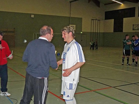 Hallenturnier-Eintracht Sondershausen (Foto: Karl-Heinz Herrmann) Hallenturnier-Eintracht Sondershausen (Foto: Karl-Heinz Herrmann)