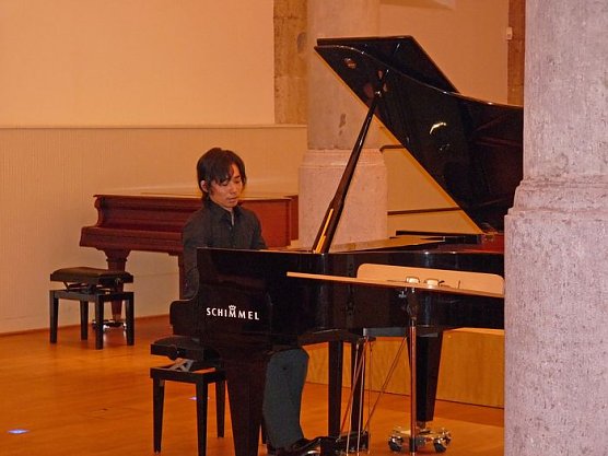 FL&Uuml;GEL UND B&Uuml;HNE NEU (Foto: Karl-Heinz Herrmann)