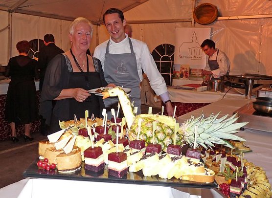 Weiteres vom Schlossball (Foto: Karl-Heinz Herrmann) Weiteres vom Schlossball (Foto: Karl-Heinz Herrmann)