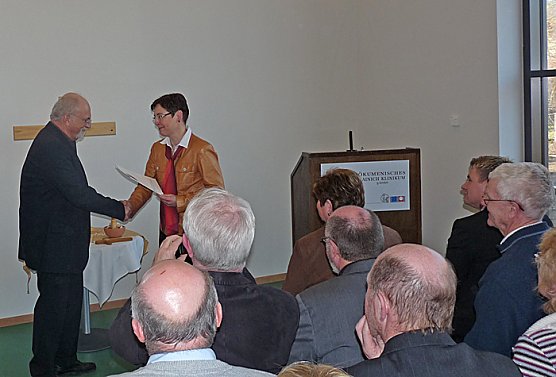 F&ouml;rderbescheid Suchtstation (Foto: Karl-Heinz Herrmann)