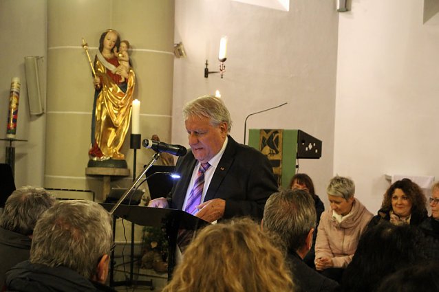 Bild: Friedensgebet mit Friedensmarsch