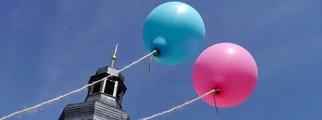 Bild: Luftballons mit Segensgr&uuml;&szlig;e