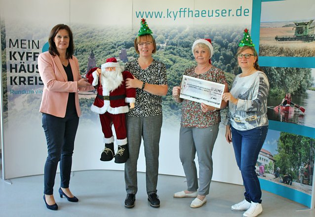 Bild: Spendenmittel aus Neujahrsempfang &uuml;bergeben