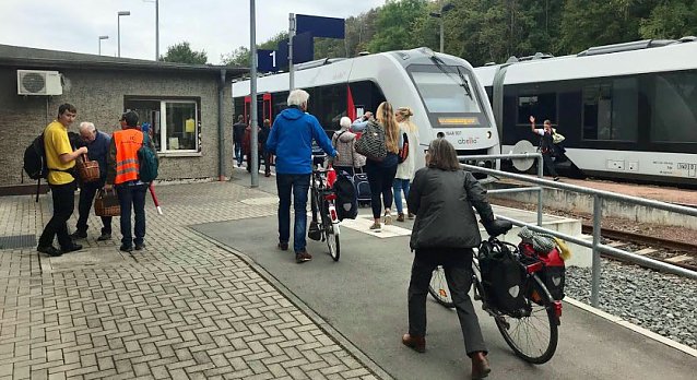 Bild: Zugfahrten und  Erlebniswanderungen