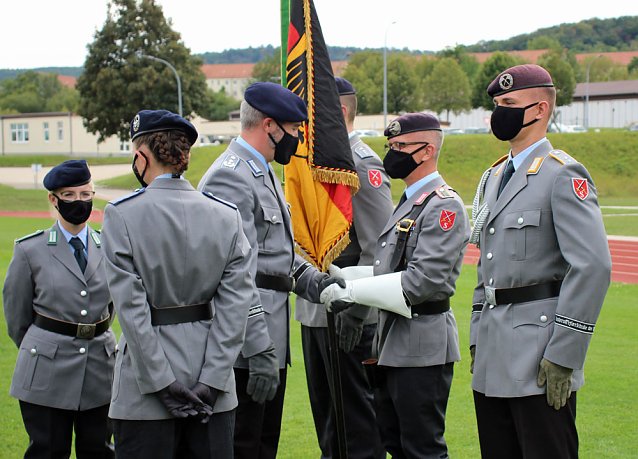 Bild: Soldatinnen und Soldaten vereidigt
