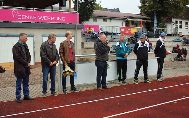 Bild: Verdienstvolle Faustballer geehrt