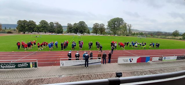 Bild: Faustball: Trotz Regens Turnier durchgezogen