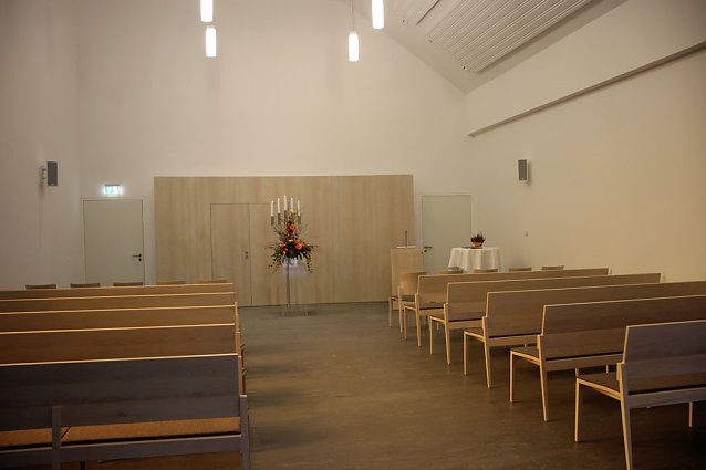 Bild: Sanierte Trauerhalle &uuml;bergeben
