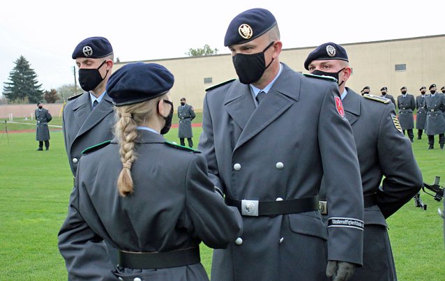 Bild: Vereidigung an einem geschichtstr&auml;chtigen Tag der Bundeswehr