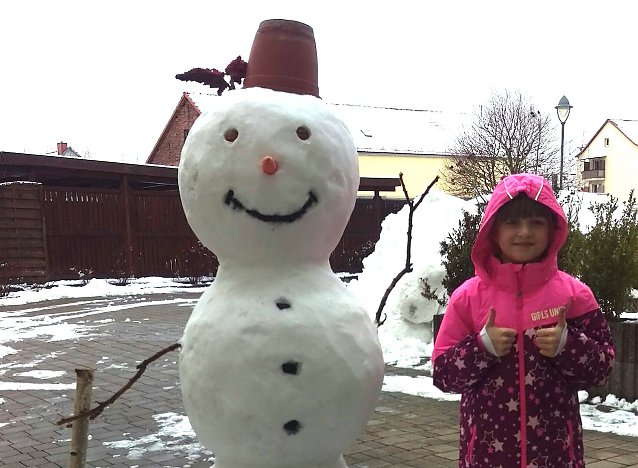 Bild: Lisa aus Sondershausen mit Schneemann 