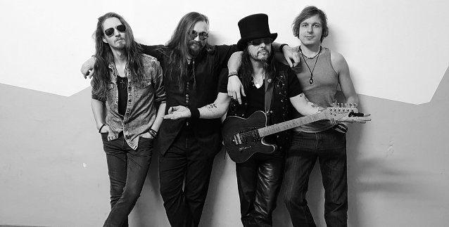 Bild: Jimmy G & Band heizen den Rockfans ordentlich ein