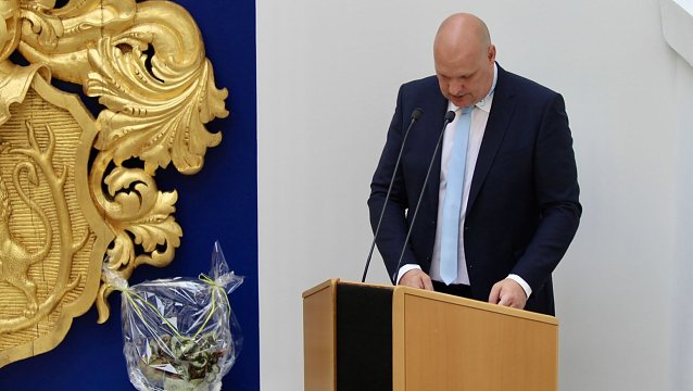 Bild: Rede des Sondershausen B&uuml;rgermeisters Steffen Grimm zur Er&ouml;ffnung des sanierten Rathauses 
