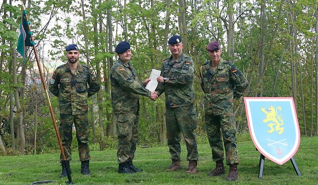 Bild: v.l.n.r Major Ren&eacute; Br&ouml;mmer, Stabsunteroffizier Thomas Schoder, Oberstleutnant Daniel Faul, Oberstabsfeldwebel Udo P&ouml;tzschke 