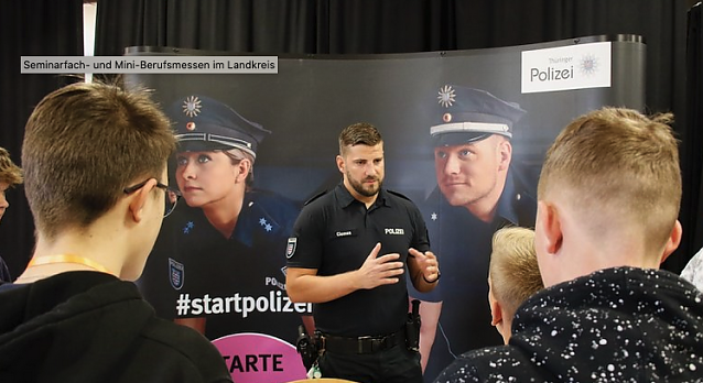 Bild: Im November vergangenen Jahres war die Polizei auch auf der kleinen Berufsmesse in der Regelschule Hainleite