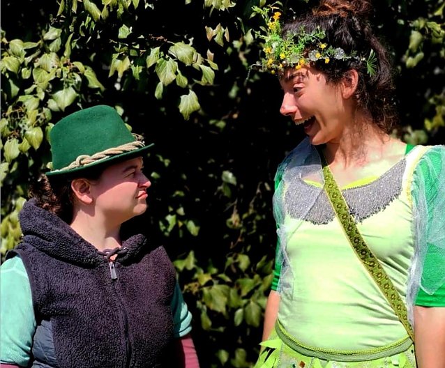 Bild: Theaterwerkstatt aus M&uuml;hlhausen -Kobold und Elfe suchen nach dem Gl&uuml;ck