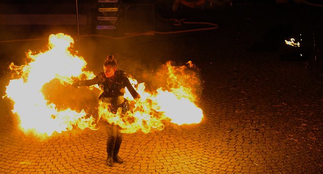 Bild: Eine spektakul&auml;re Feuershow wird am Samstagabend beim Mittelalterstadtfest geboten