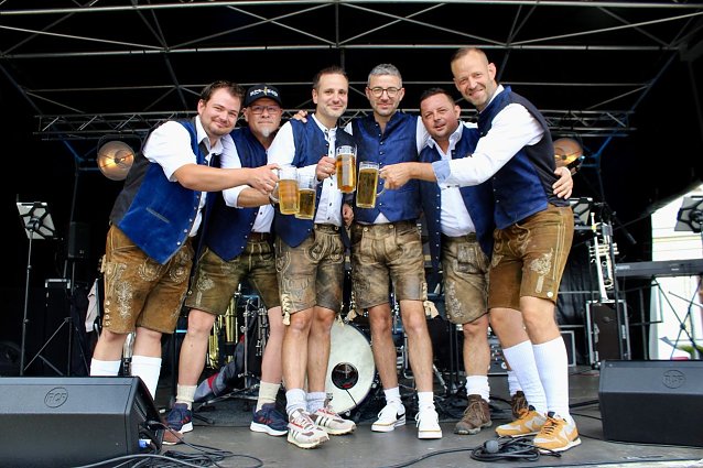 Bild: Die BLECH-BUBEN aus dem Eichsfeld auf dem Sonderh&auml;user Weinfest