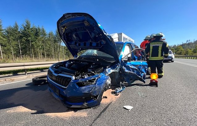 Bild: Hoher Sachschaden und zwei Verletzte bei Unfall auf der B4 Ortsumfahrung Sondershausen in Richtung Nordhausen
