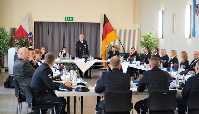 Bild: Die Neuzug&auml;nge wurden im Hue de Grais Saal begr&uuml;&szlig;t