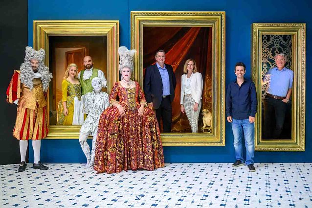 Bild: v. l. n. r.: Damien Gastl, Yuval Oren, Florian Tavić, Rina Hirayama, Zinzi Frohwein, Thomas Seeber, Sandra Hoyer, Florian Hackspiel, Daniel Klajner