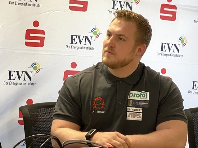 Bild: Der deutsche Meister im Kugelsto&szlig;en Simon Bayer freut sich auf das Indoor im Januar