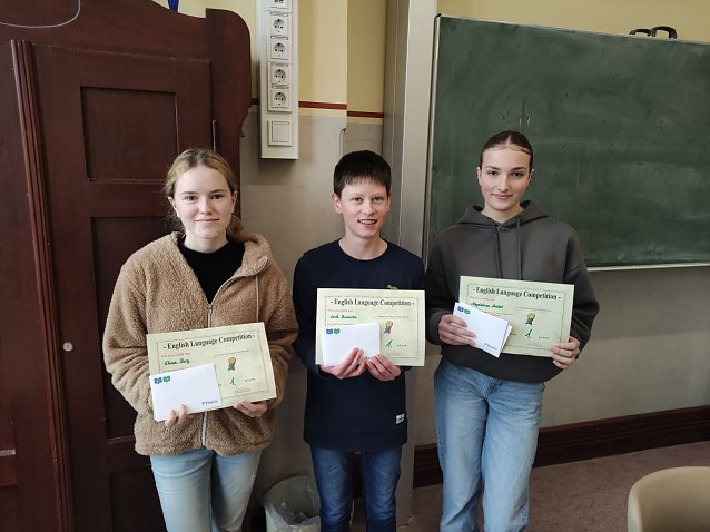 Bild: 1. Pl&auml;tze v.l.n.r. Elina Berg, Erik Brehmke, Magdalena Michel
