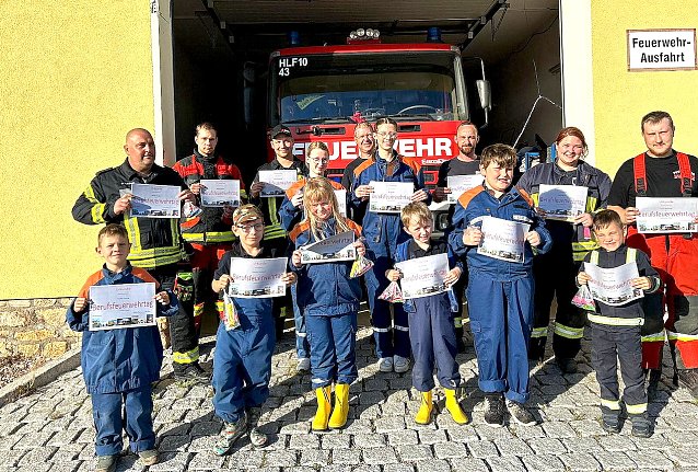 Bild: Berufsfeuerwehrtag f&uuml;r die Jugendfeuerwehr