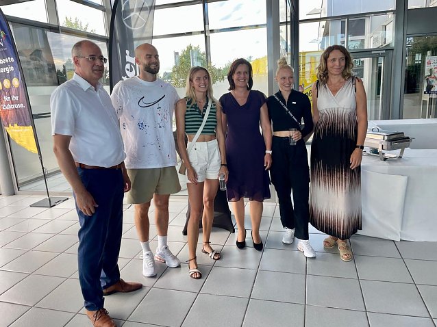 Bild: Heute k&ouml;nnen Sportfreunde auf dem Sondersh&auml;user Marktplatz Topathleten treffen