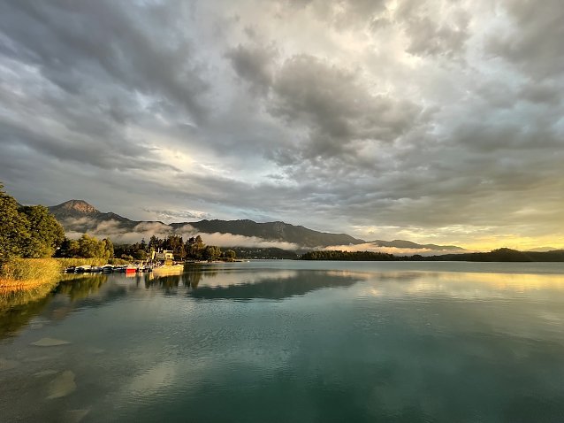 Bild: Faaker See am Abend