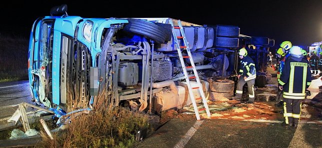 Bild: Lkw-Unfall auf der A38